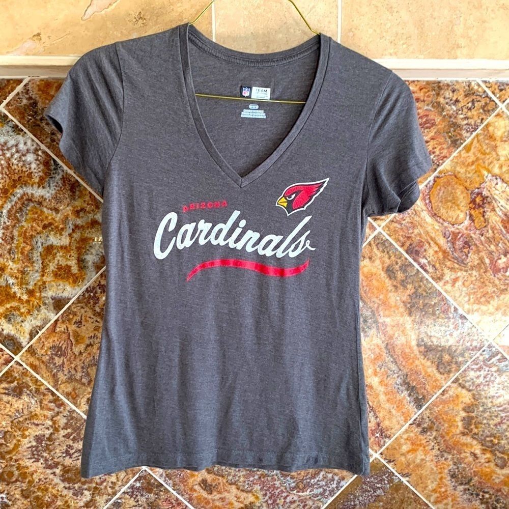 Women's Arizona Cardinals NFL Team Branded Gray V-Neck T-Shirt Size Medium